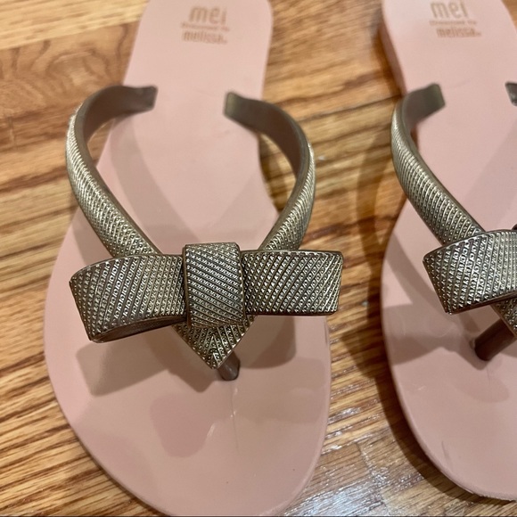 Mini Melissa Bronze Bow Flip Flop - Picture 2 of 5